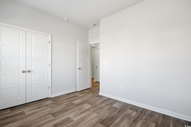 Photo - 1121 Tibetan St