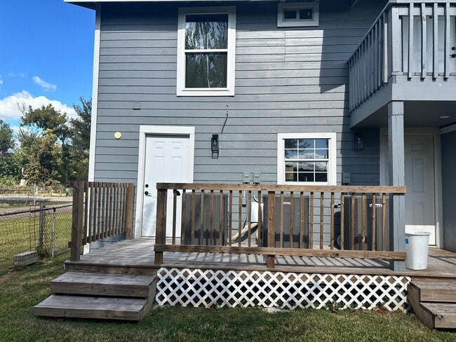 Building Photo - 7212 Corpus Christi St Unit D