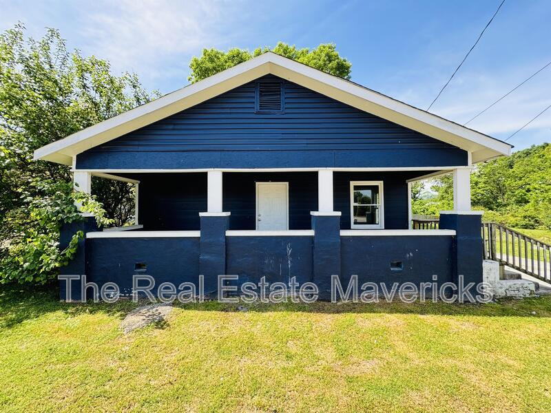 Photo - 2204 Robbins Street