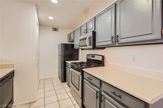 Photo - 5125 W Reno Ave Unidad 2031