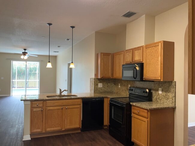 Photo - 19053 Tilobe Loop