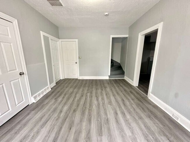 Photo - 275 S Broad St