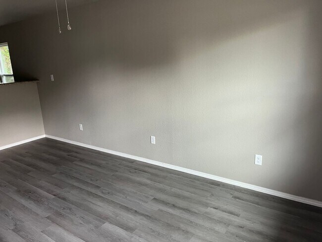 Photo - 111 W 2nd St Unit B