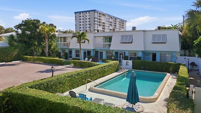 Building Photo - 842 SE 19th Ave Unit 102