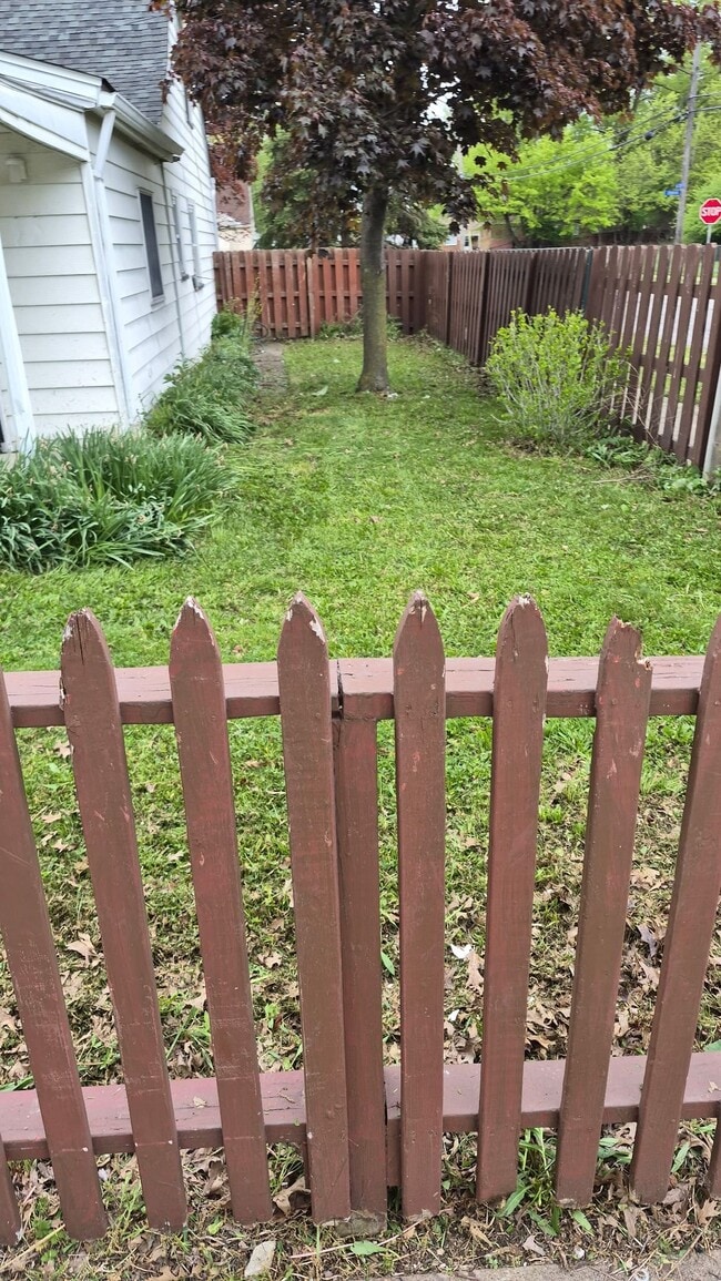 Photo - 27190 Zeman Ave