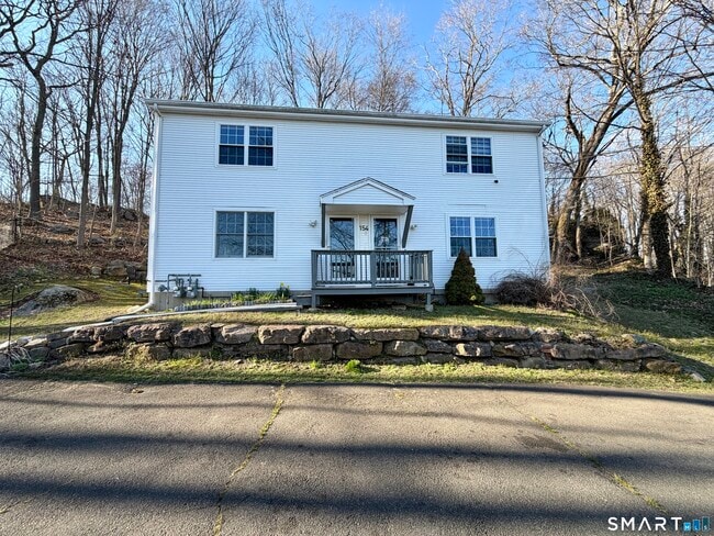 Building Photo - 154 E Main St Unit A