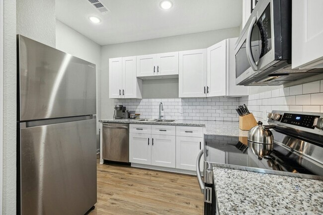 Photo - 10317 Lake Rd