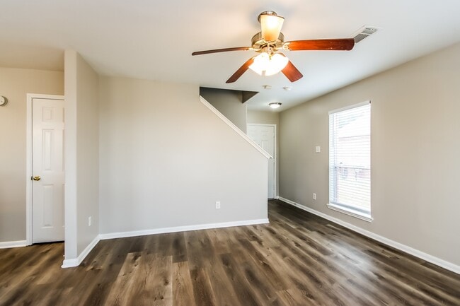 Photo - 1111 Richcrest Dr