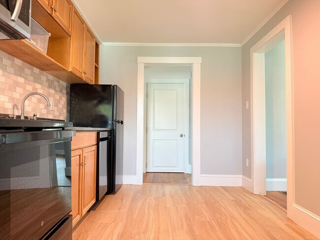 880 S State St Unit DOWNSTAIRS