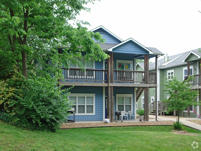 Building Photo - Arkansas Villas Rental