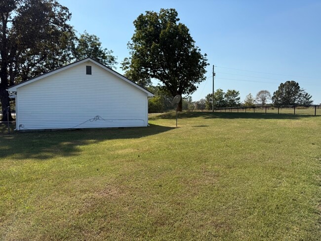 Photo - 757 Martin Rd