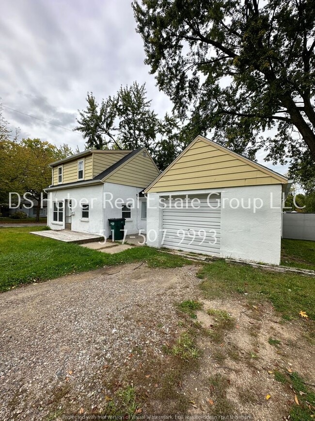 Photo - 305 E Everettdale Ave