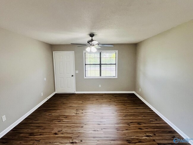 Photo - 3018 Charity Ln