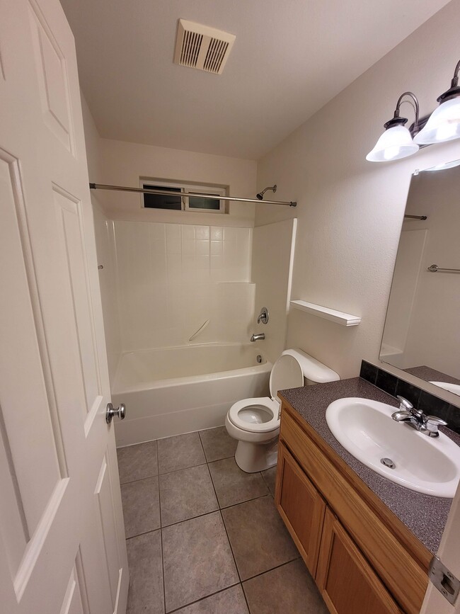 2922 S Rainier St Rental House Rental in Kennewick, WA