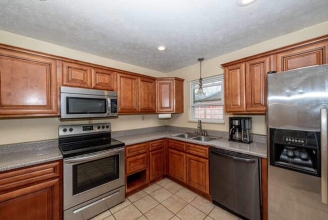 Photo - Knoxville 37912 - Coming Soon - 3 bedroom, 2.5 bath home - Contact Tom Parry (865) 607-3649