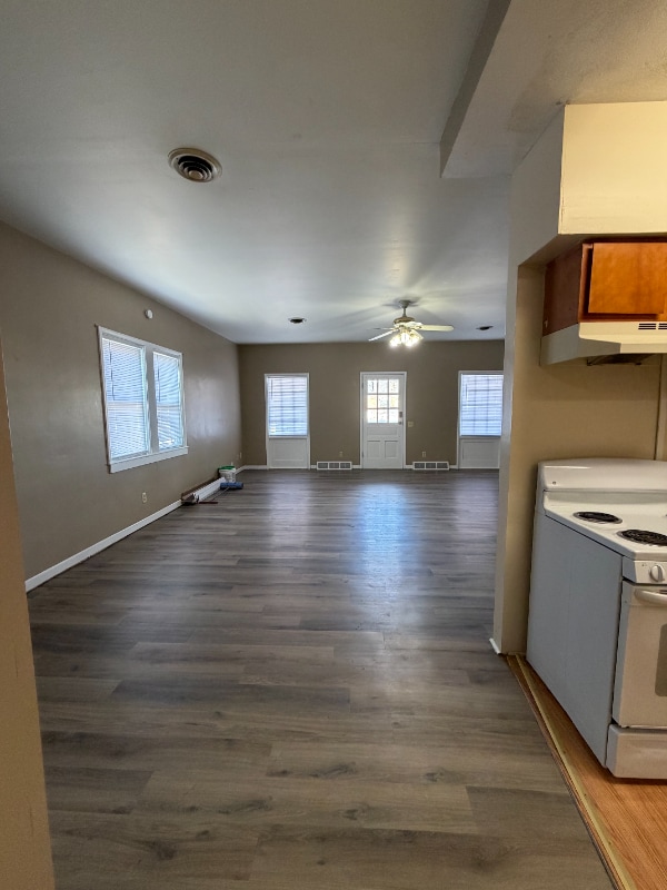 Photo - 423 W Walnut St