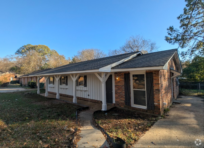 Building Photo - 3230 Harrison Rd Rental