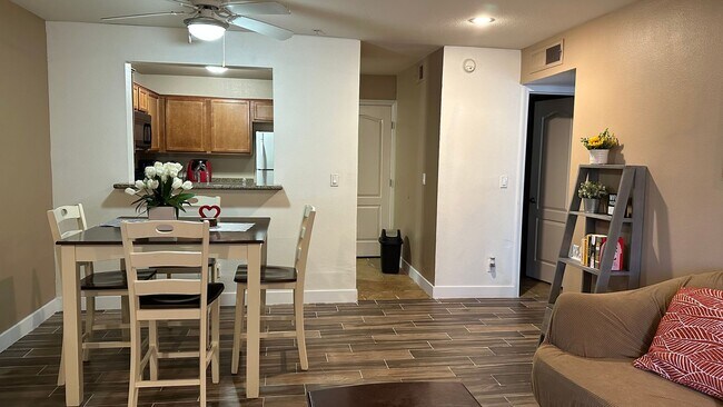 Photo - 7631 Tackle Dr Unidad 7631 Tackle Dr. #107