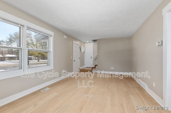 Photo - 7331 48th Ave