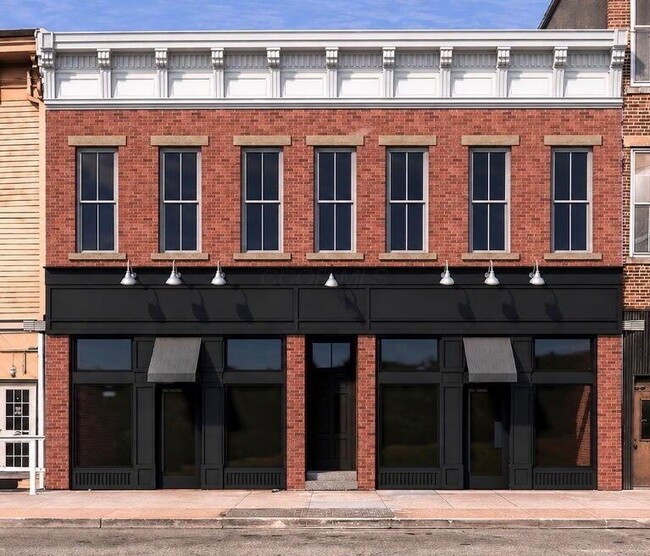 Building Photo - 25 1/2 S Main St Unit A & B