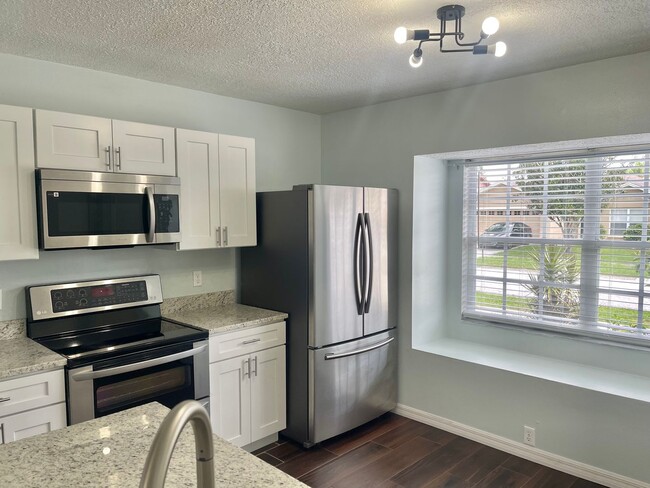Photo - Providence Lakes beauty for rent and READY...
