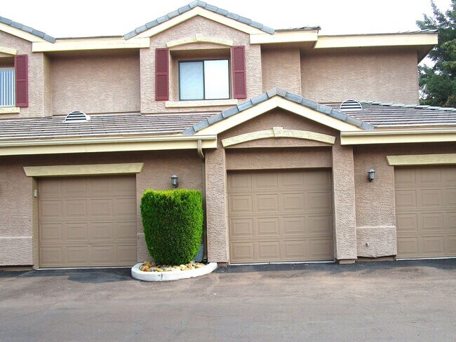 Building Photo - Move in Special Rental