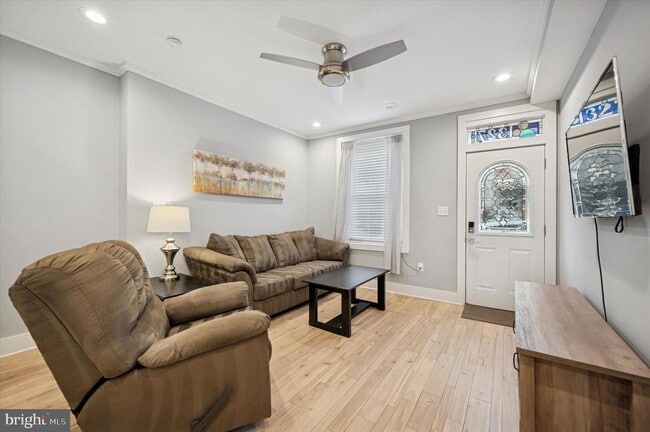 Photo - 327 Leverington Ave