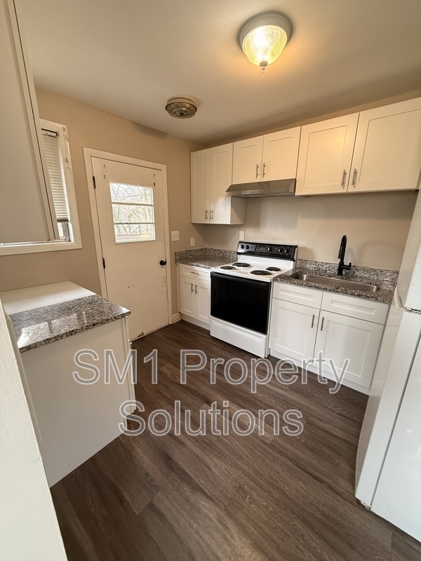 Photo - 2212 Willow Rd