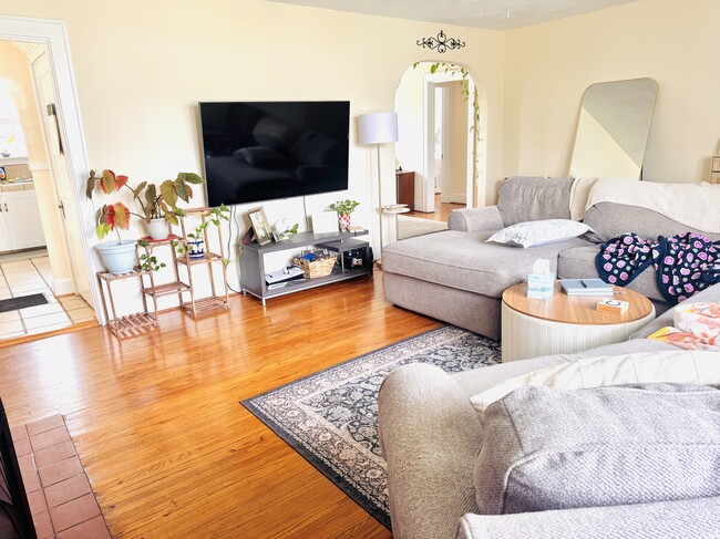 Photo - 218 E 24th St Unit A