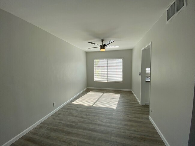 Photo - Peerless Apartments