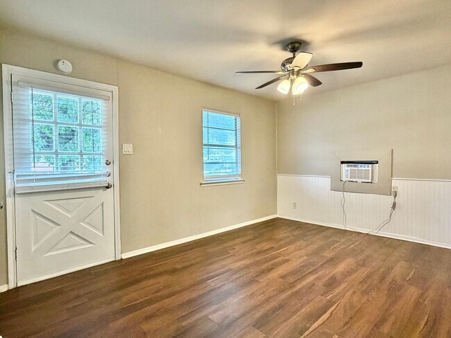 Photo - 1813 Wayne St