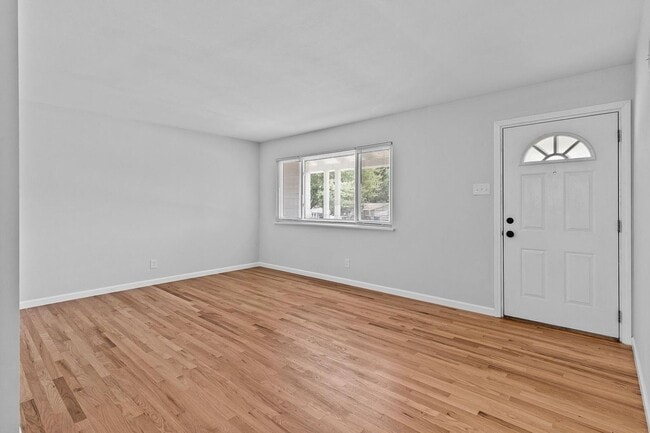 Photo - 2629 Glenoak Dr