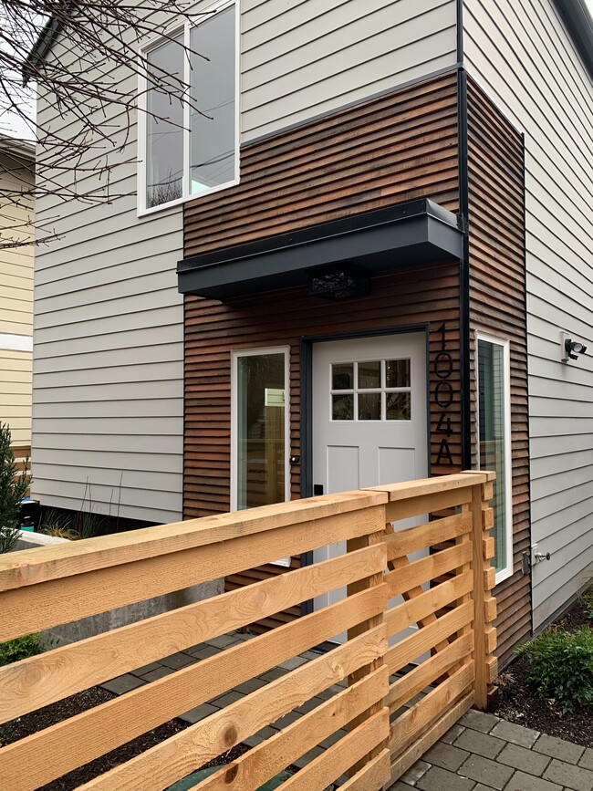 Photo - 1004 S Donovan St Unidad B Rental