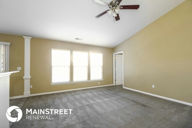 Photo - 3855 Thornaby Cir