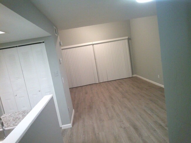 Photo - Townhomes 2 beds with den.  MOVE IN TODAY