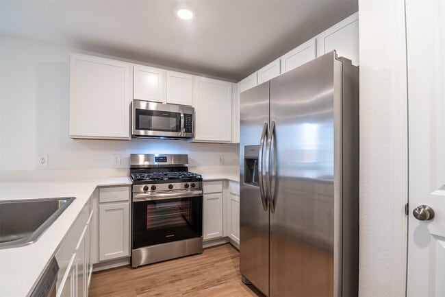 Photo - 1508 Las Cuevas Dr