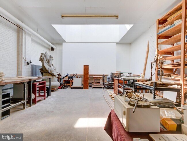 Photo - 1910 N Marshall St