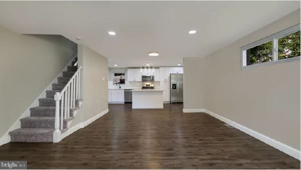 Photo - 432 Vernon St