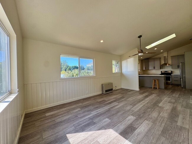 2086 Groth Ct