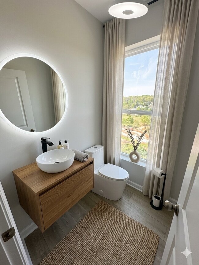 Photo - 352 Skylar Ct SE