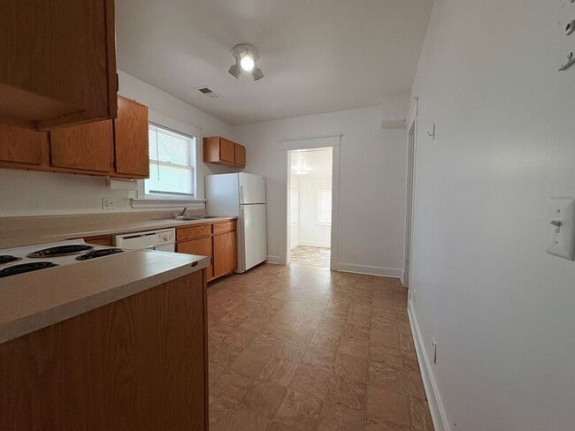 Photo - 523 W Maple Ave