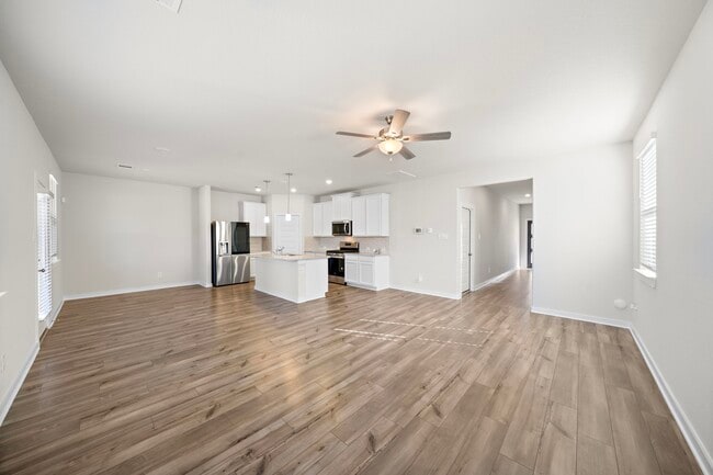 Photo - 17482 Buckeye Br