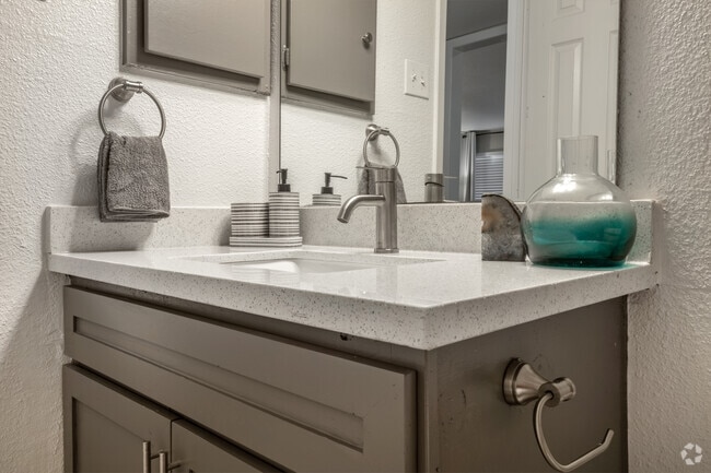 2BR, 2BA - 1000 SF (2A)