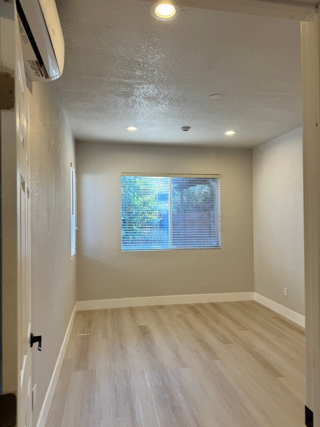 2636 Gaines Ct