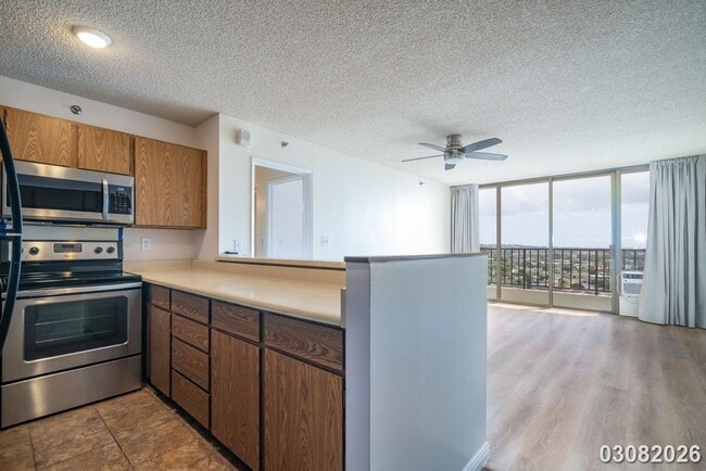 Photo - $2,000 / 1br - 1bd/1ba Condominium In Pearl Regency W/ 1 Parking Stall