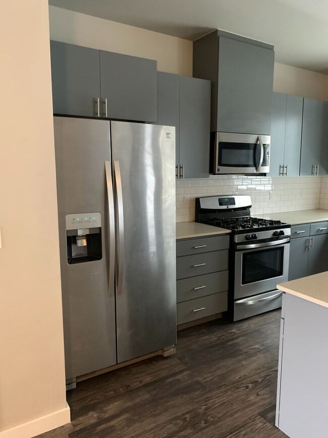 Photo - 3 bedroom, 2.5 bathroom, 1 car garage