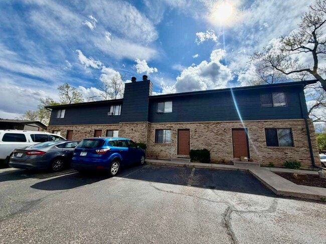 Building Photo - 1624 Azalea Dr