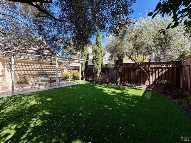 Photo - 1185 Starr Ave