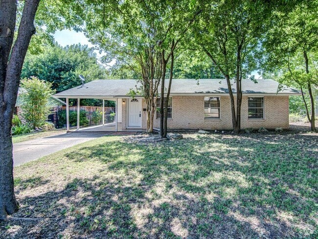 Building Photo - 8523 Brookfield Dr Rental