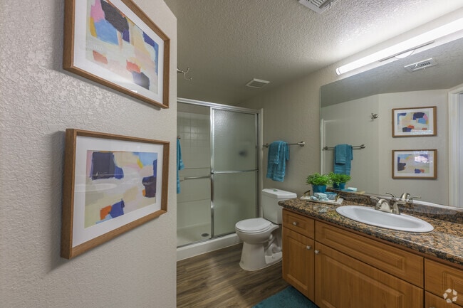 2 BR, 2BA - 1000SF - Primary Bathroom